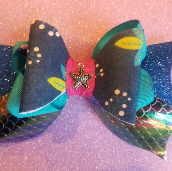 Bow - Picture 1 of 1